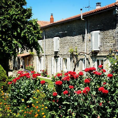 Les Noyers Aulnay Panzió Aulnay  Kültér fotó