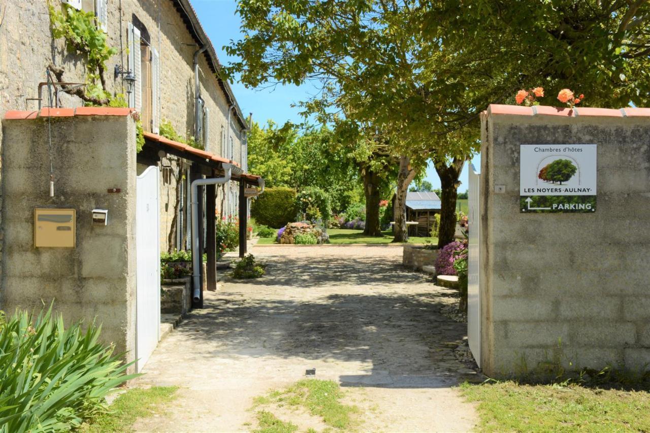 Les Noyers Aulnay Panzió Aulnay  Kültér fotó