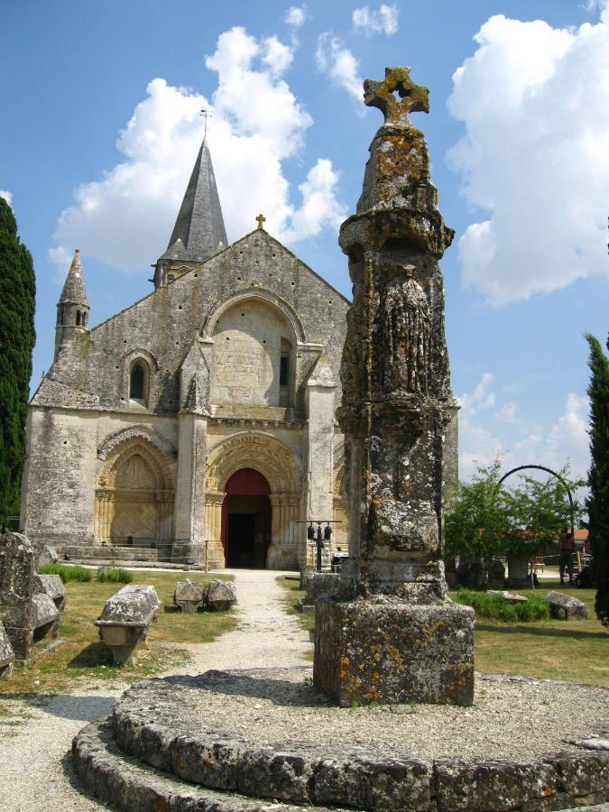 Les Noyers Aulnay Panzió Aulnay  Kültér fotó